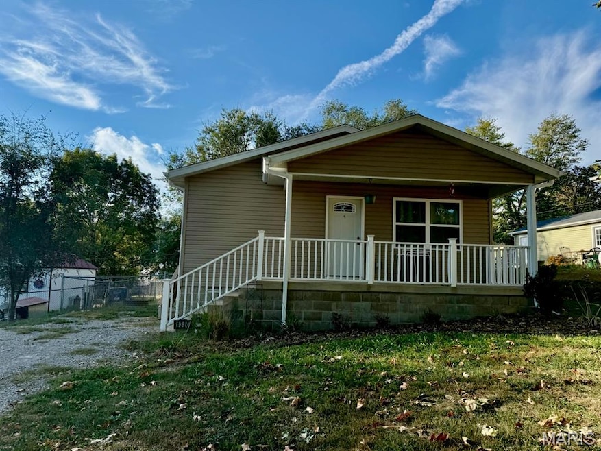 1320 W Saint Clair St, Vandalia, IL 62471 - photo 1