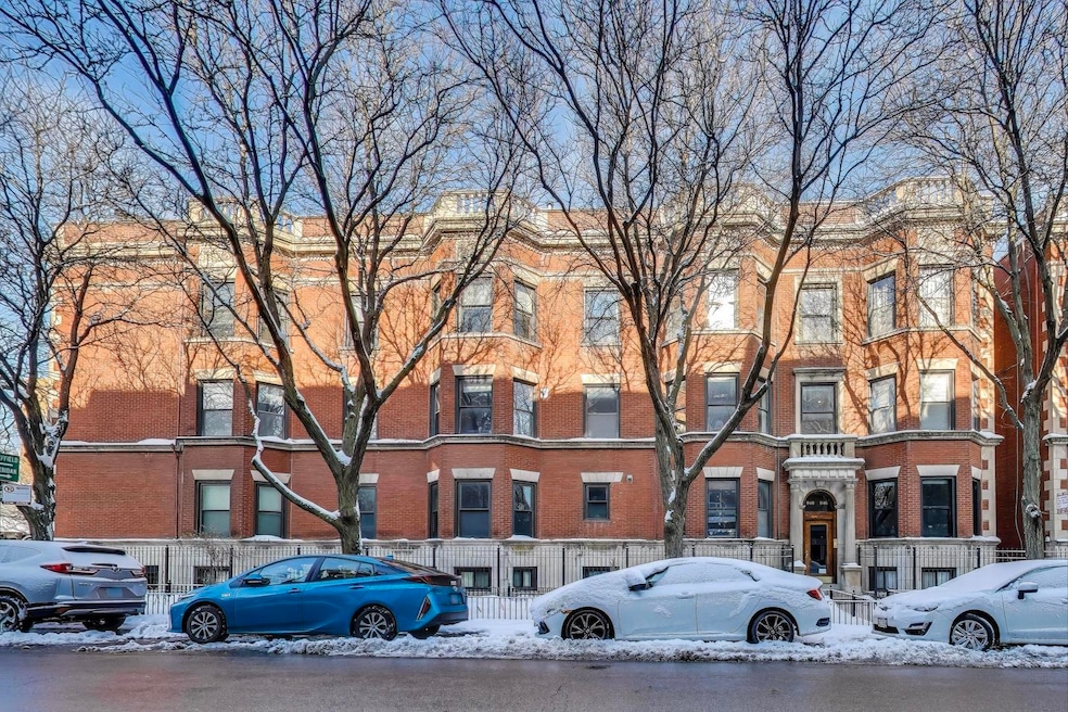 948 W Sheridan Rd unit 2D, Chicago, IL 60613 - photo 1