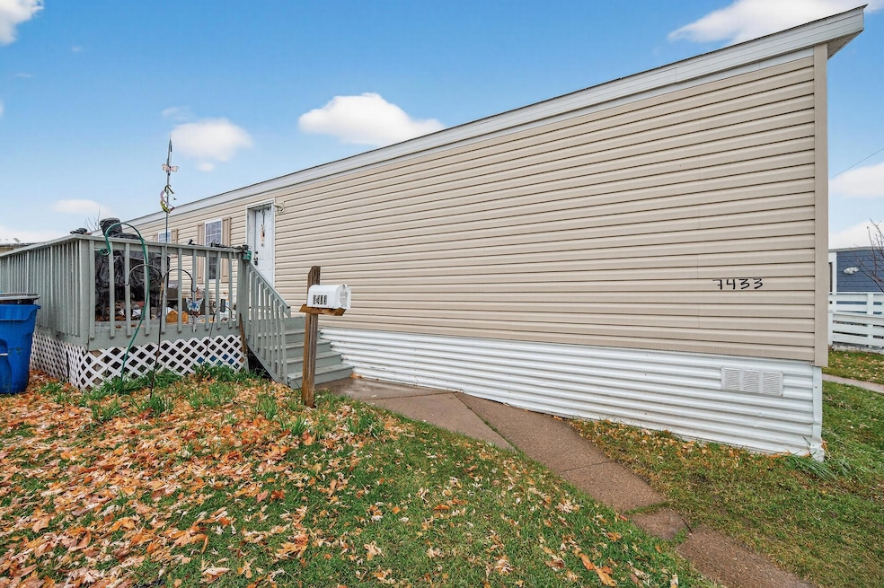 7433 West Cir NE, Fridley, MN 55432 - photo 1