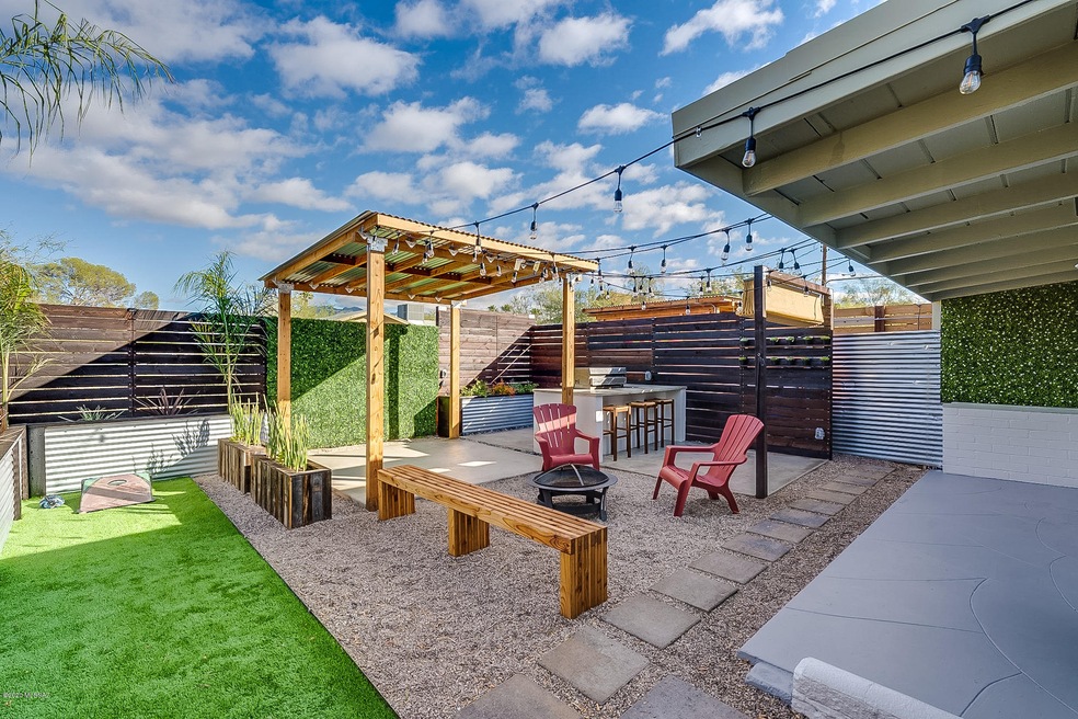2525 E Spring Street-11