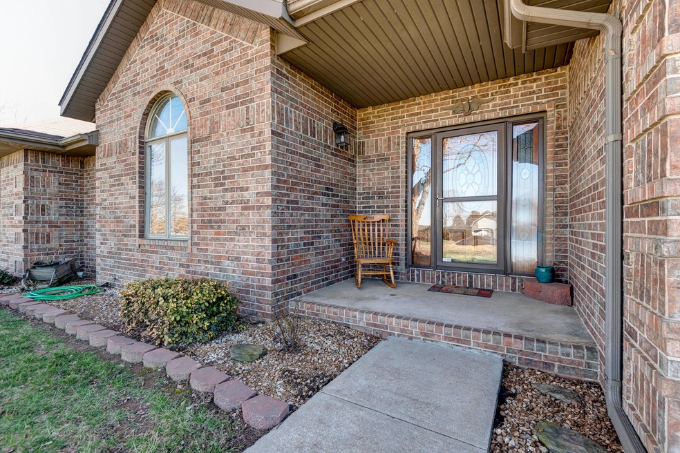 2008 N Steeple Chase Ct, Nixa, MO 65714 - photo 1