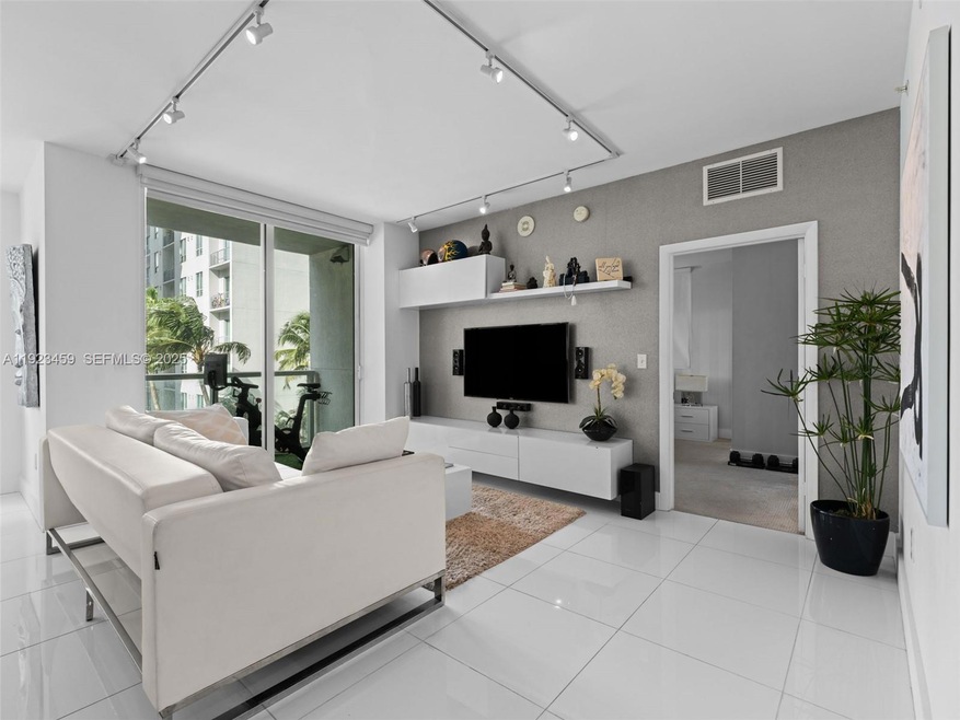 Vizcayne unit 1002, Miami, FL 33132 - photo 1