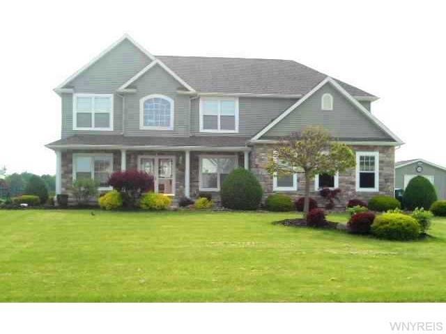 7130 Lakeside Dr, Niagara Falls, NY 14304 - photo 1