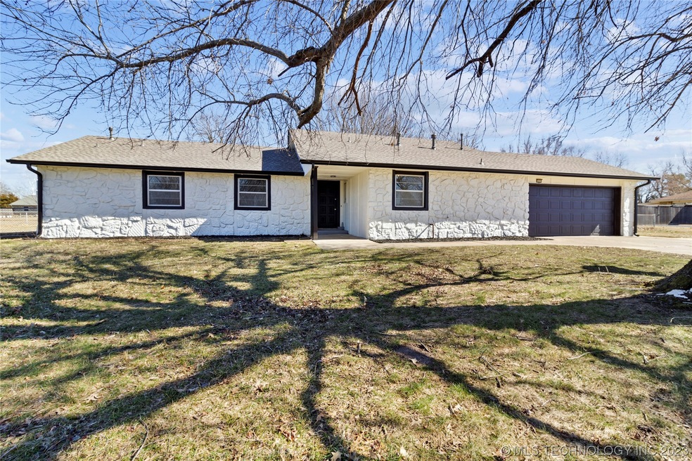 9805 S 235th East Ave, Broken Arrow, OK 74014 - photo 1