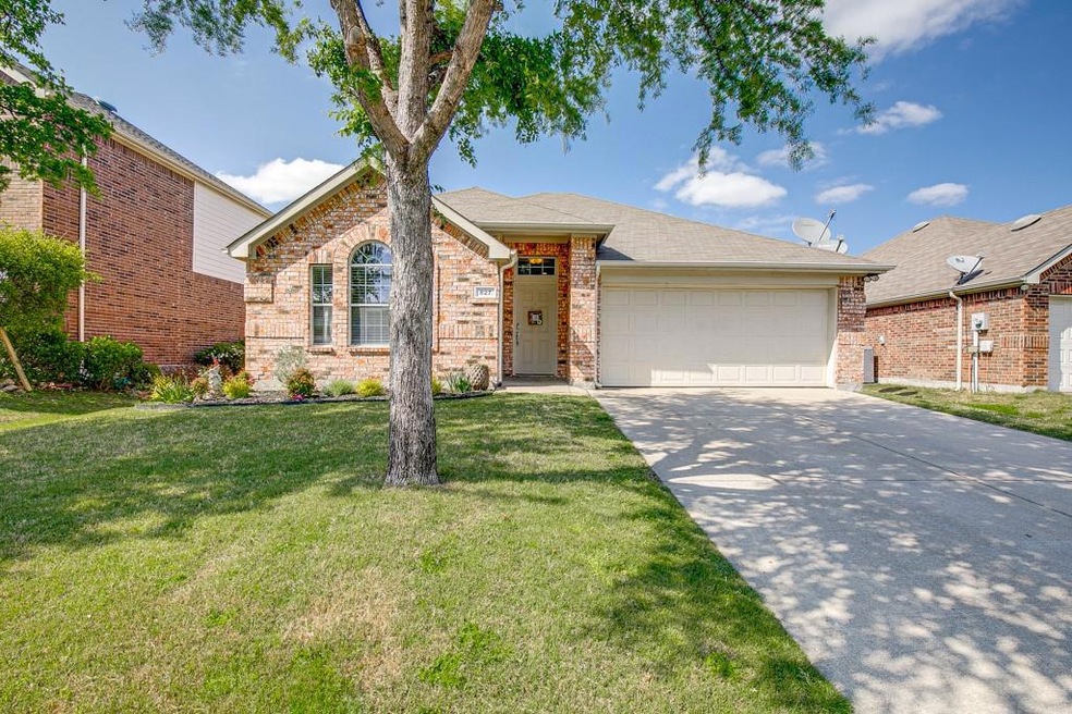 827 Austin Ln, Lavon, TX 75166 - photo 1