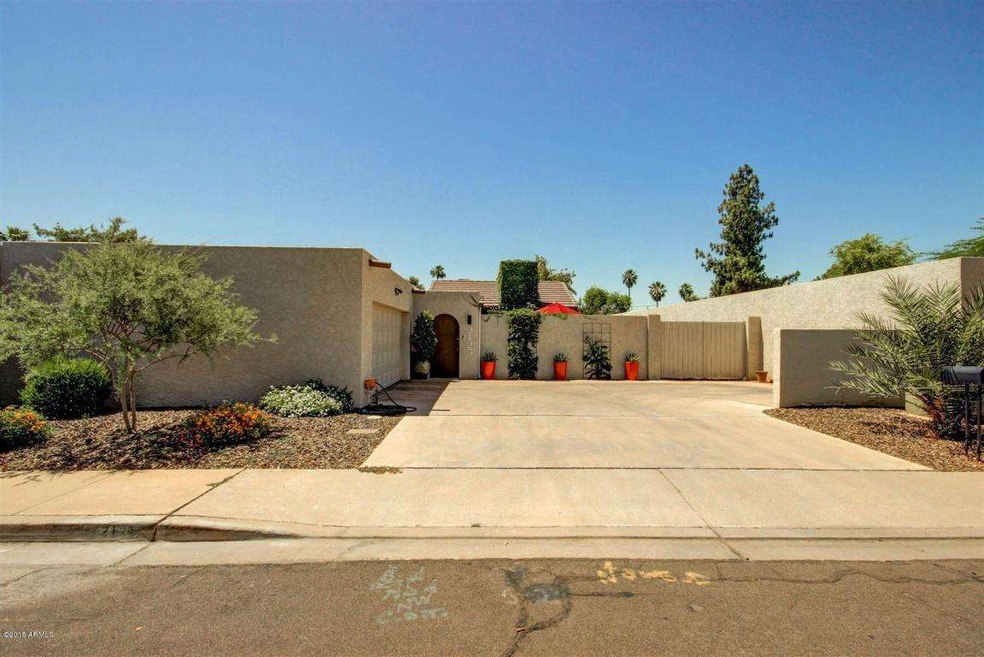 2121 E Alameda
