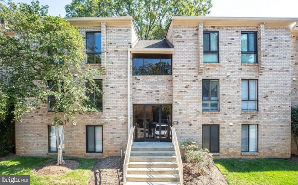 2321 Freetown Ct unit 24/11C, Reston, VA 20191 - photo 1