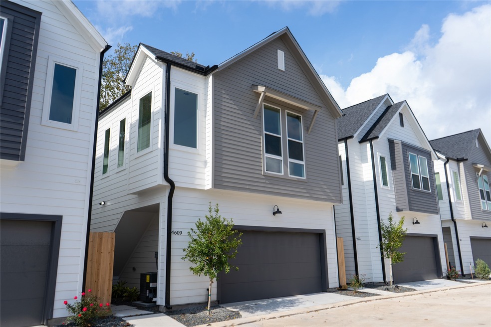4609 Lavatera St, Houston, TX 77018 - photo 1