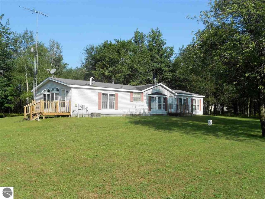 428 Shenfield Rd, Omer, MI 48749 - photo 1