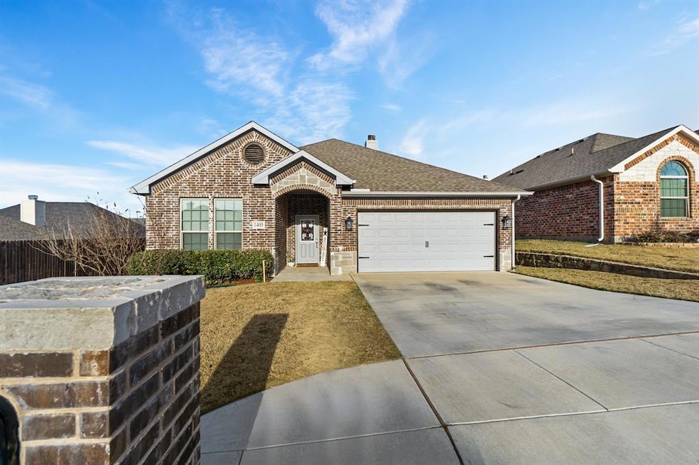 1405 Town Creek Cir, Weatherford, TX 76086 - photo 1