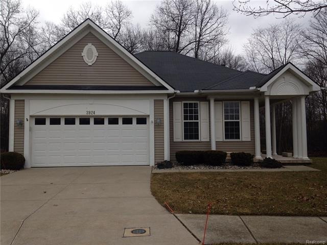 3924 Glenwood Ct, Auburn Hills, MI 48326 - photo 1