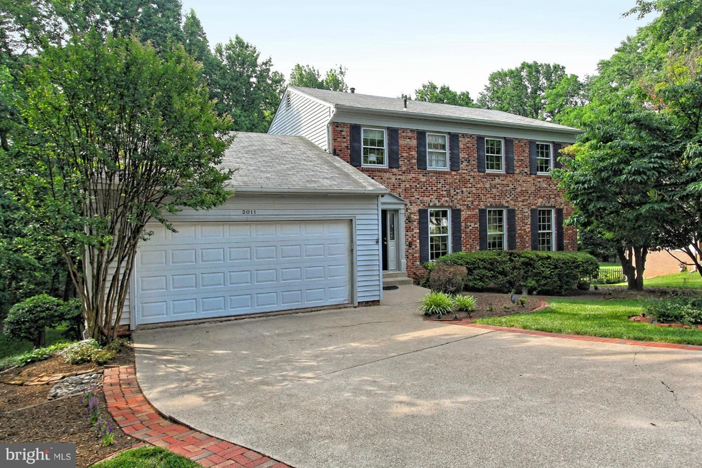 2011 Miracle Ln, Falls Church, VA 22043 - photo 1