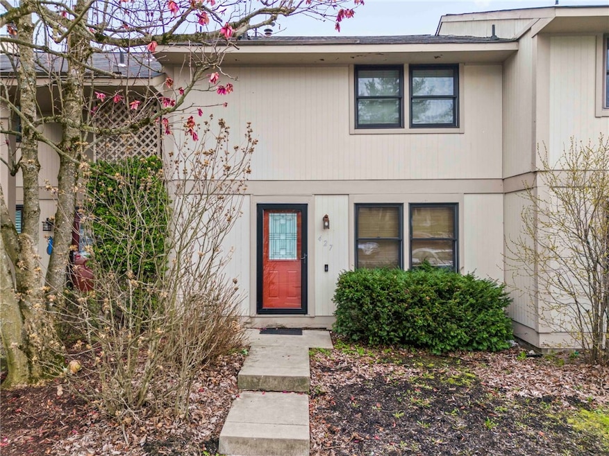 Welcome To 427 Lark Tree Circle !