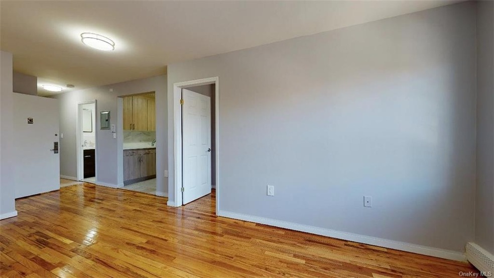 2728 Kingsbridge Terrace, Bronx, NY 10463 - photo 1