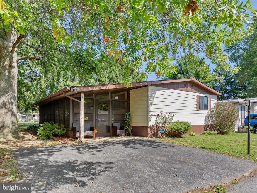 331 Jean Bradley Cir unit 317, Frederica, DE 19946 - photo 1