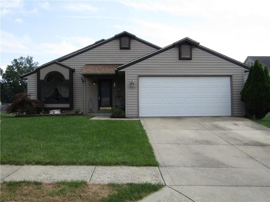 1723 Bridle Way Blvd, Columbus, IN 47201 - photo 1