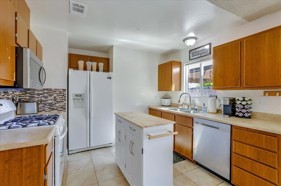 Sold $405,000