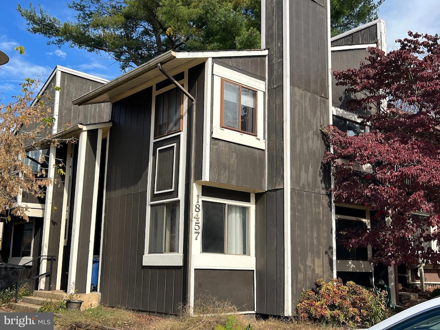 Pending $230,000 • Co-Listing Agent