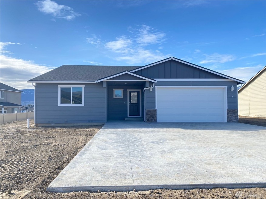 74 S Millbrook Loop, East Wenatchee, WA 98802 - photo 1