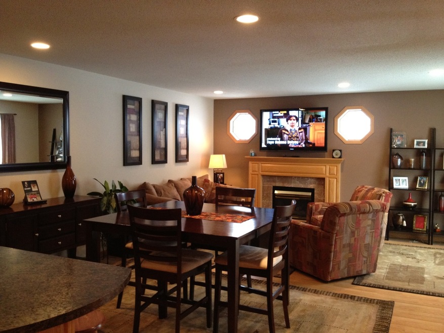 2555 11th Ave S, Grand Forks, ND 58201 - photo 1