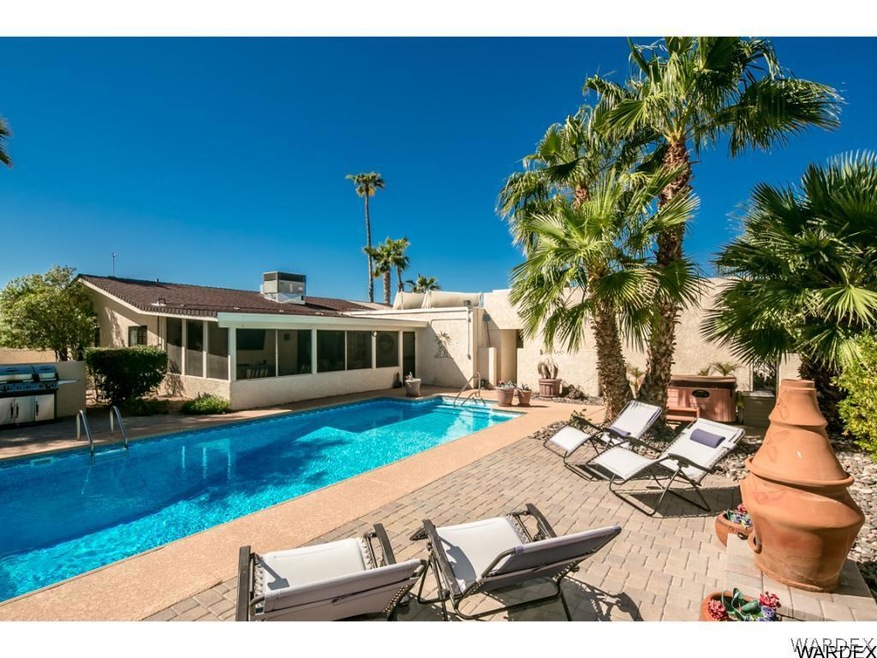 Lots of seating area