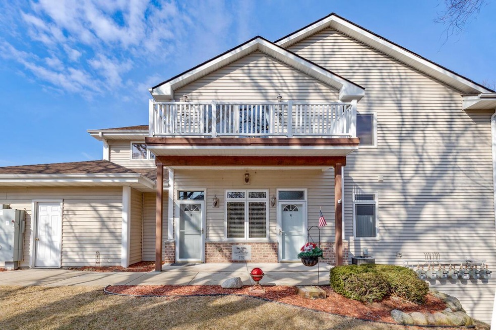 Gorgeous End Unit Condo