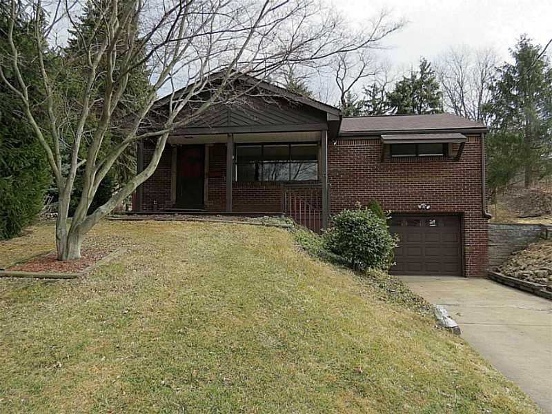 Exterior Front. Spic-and-span condition describes 