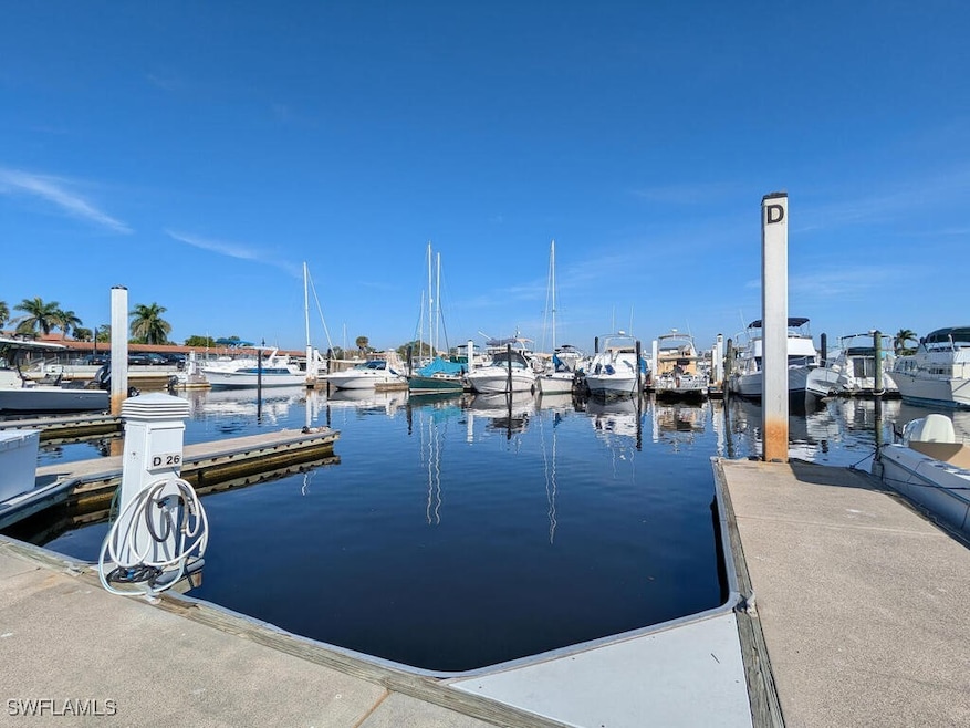 525 Newport Dr unit E-26, Naples, FL 34114 - photo 1