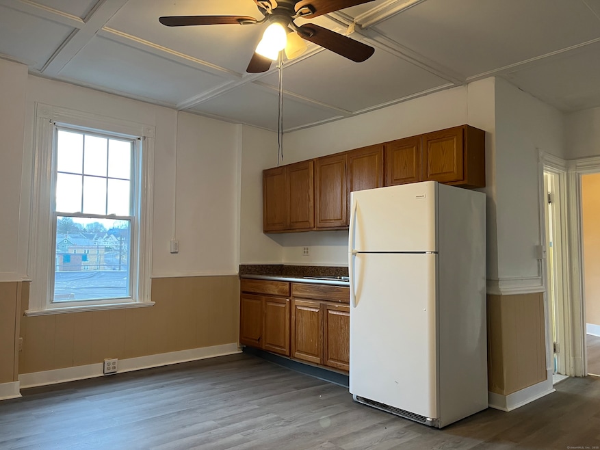 640 Arch St unit 2, New Britain, CT 06051 - photo 1