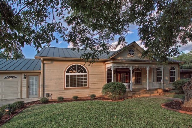 408 W Creek St, Fredericksburg, TX 78624 - photo 1