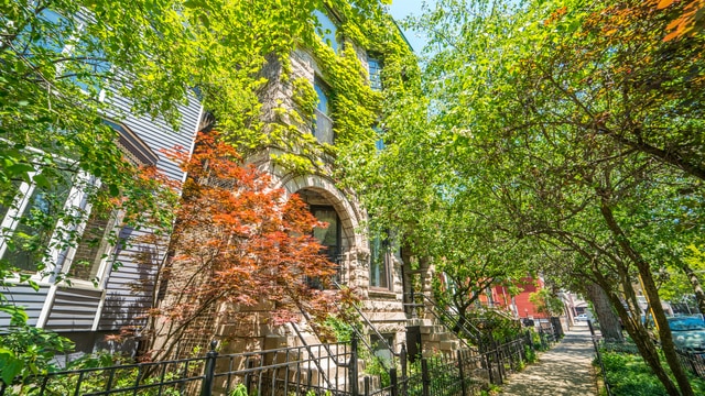 622 W Briar Place unit 1, Chicago, IL 60657 - photo 1