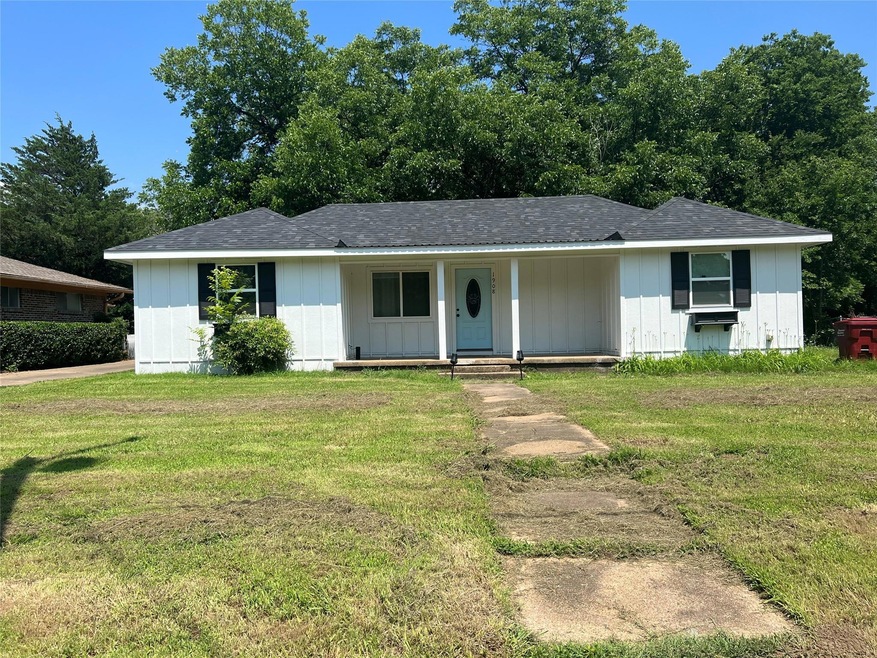 1908 Agnew St, Bonham, TX 75418 - photo 1