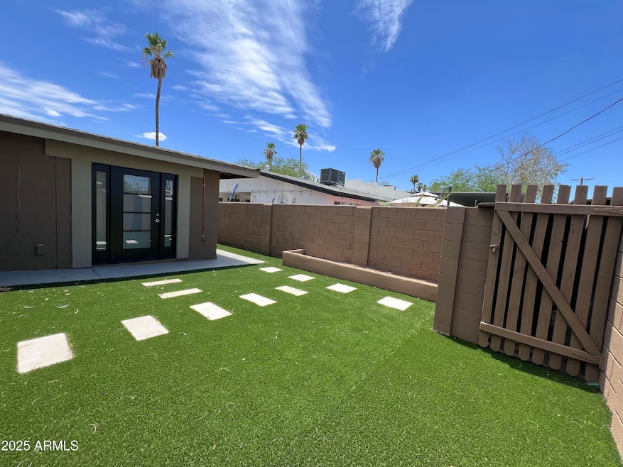 4142 E Moreland St unit 2, Phoenix, AZ 85008 - photo 1