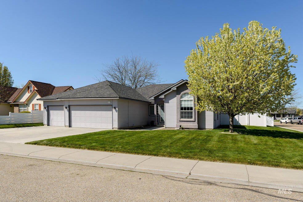 414 Autumn Dr, Nampa, ID 83686 - photo 1