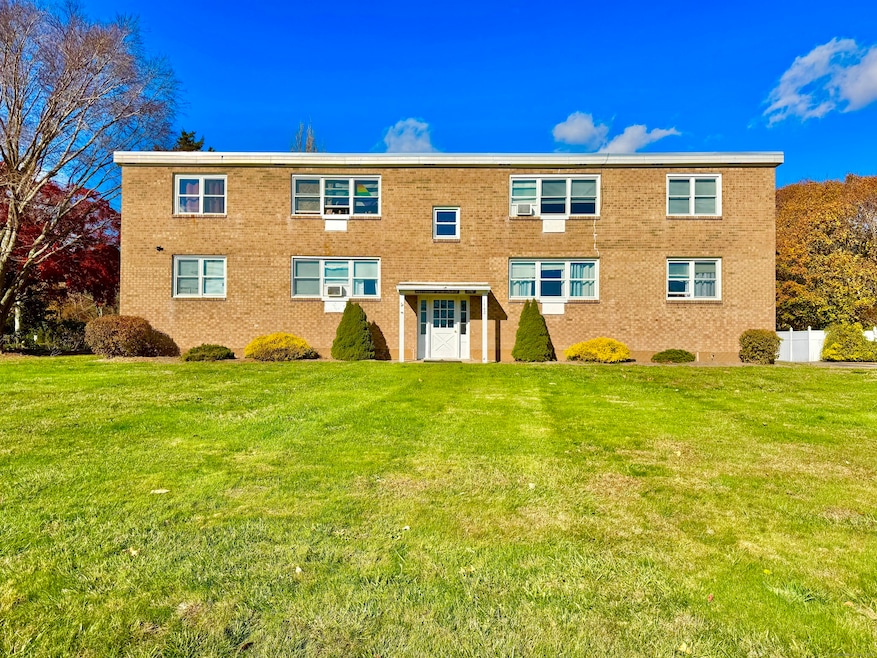 For Rent $1,900/month