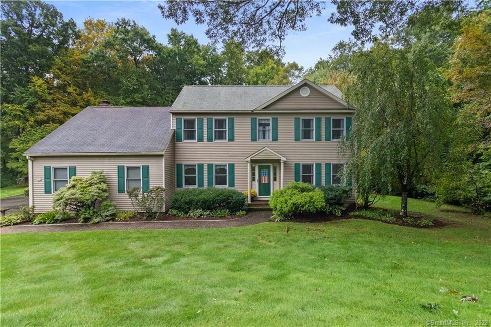 4 Four Gables Rd, Bethel, CT 06801 - photo 1