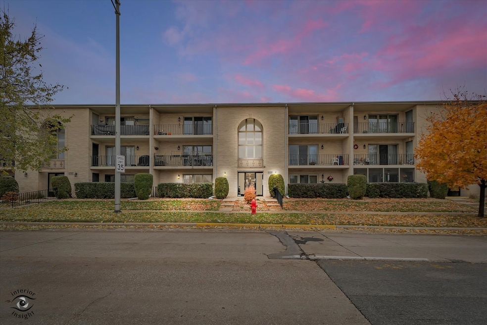10538 Central Ave unit 1-S, Chicago Ridge, IL 60415 - photo 1
