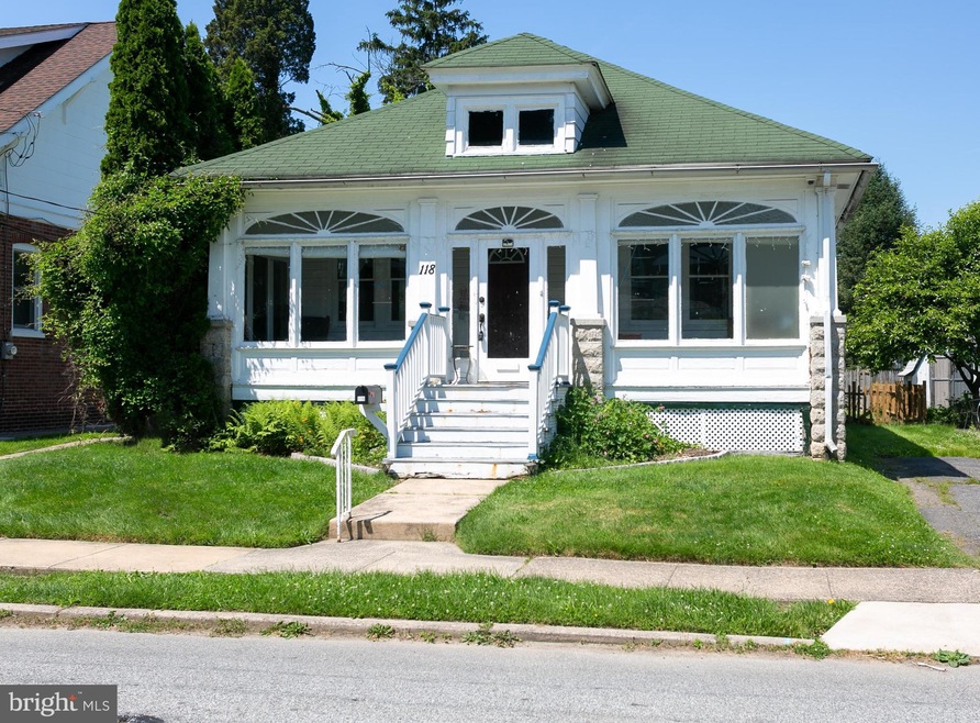 118 E Avon Rd, Brookhaven, PA 19015 - photo 1