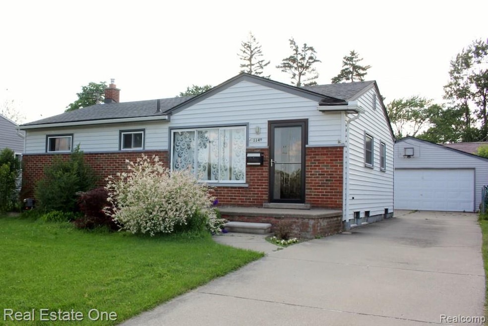 1149 N Bywood Ave, Clawson, MI 48017 - photo 1