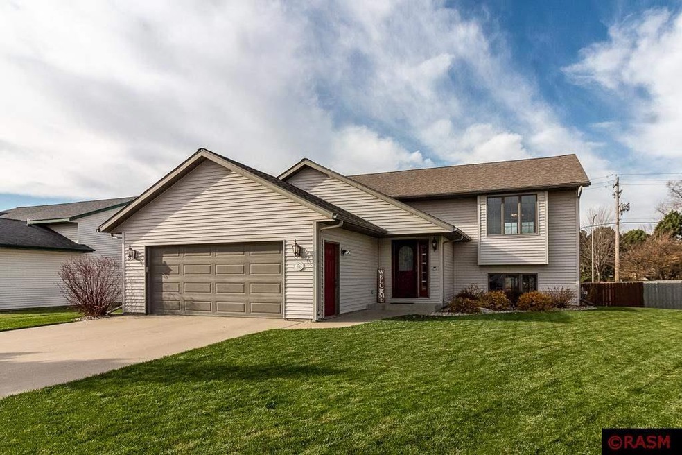 208 Dr, Mankato, MN 56001 - photo 1