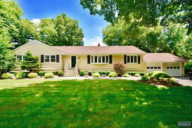 80 Stewart St, Demarest, NJ 07627 - photo 1