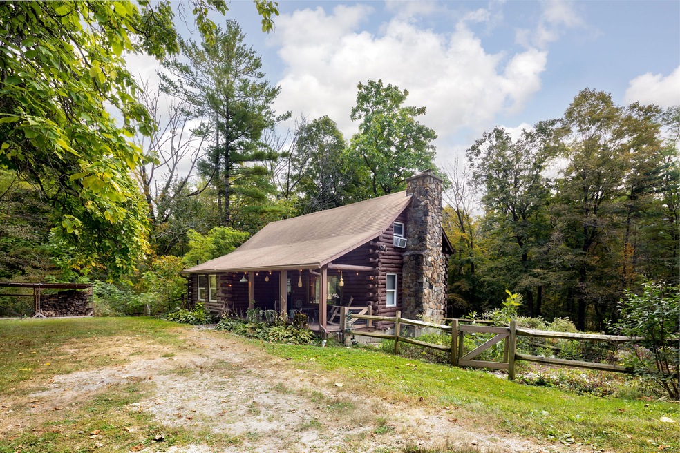 138 E Canaan Rd, East Canaan, CT 06024 - photo 1