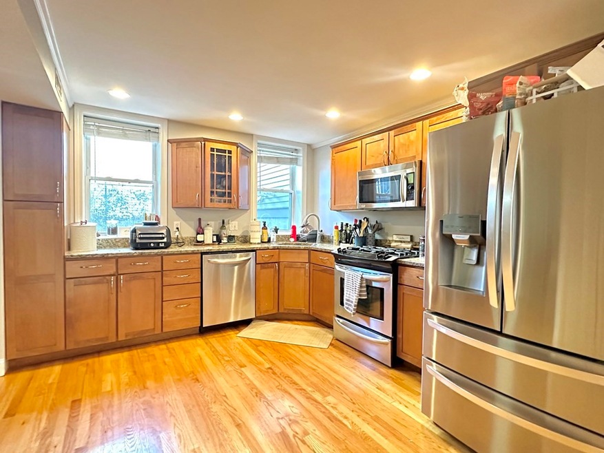 494 E 3rd St unit 1, Boston, MA 02127 - photo 1