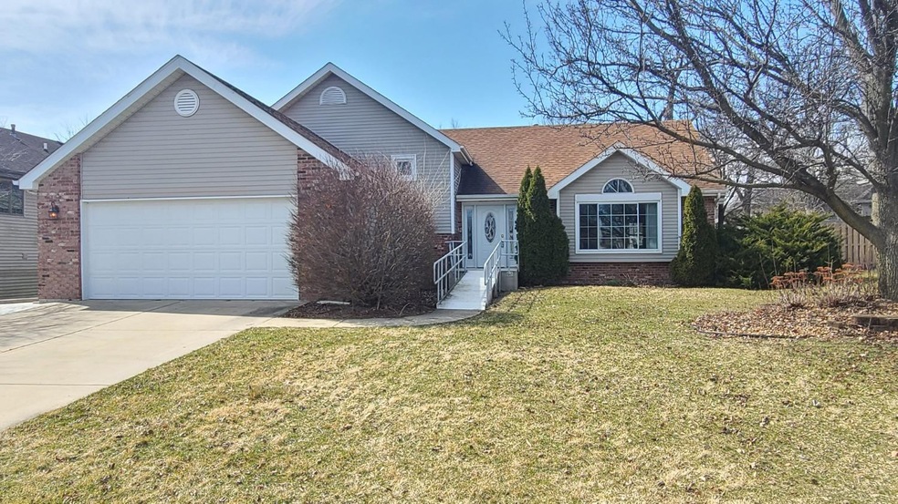 2924 Acorn Ct, Crown Point, IN 46307 - photo 1