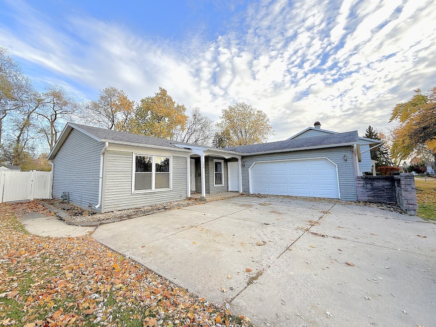 196 Green Ct unit 1, Streamwood, IL 60107 - photo 1