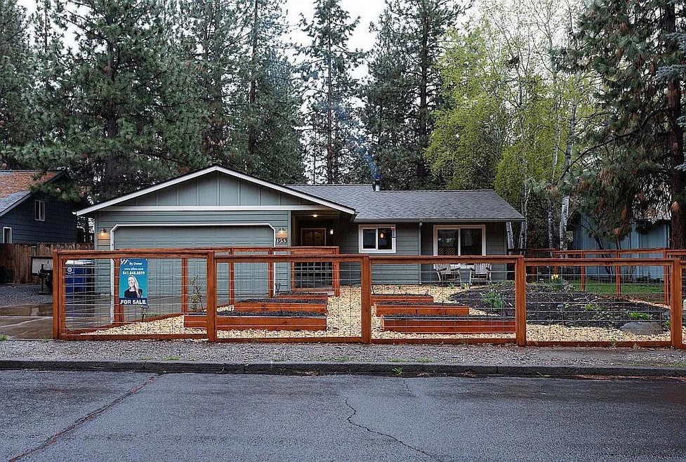1953 SW Forest Ridge Ave, Bend, OR 97702 - photo 1