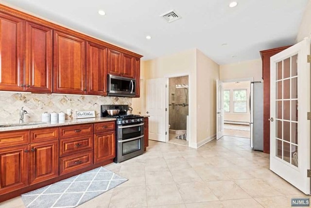 66 Prospect Ave unit 1, Woodcliff Lake, NJ 07677 - photo 1