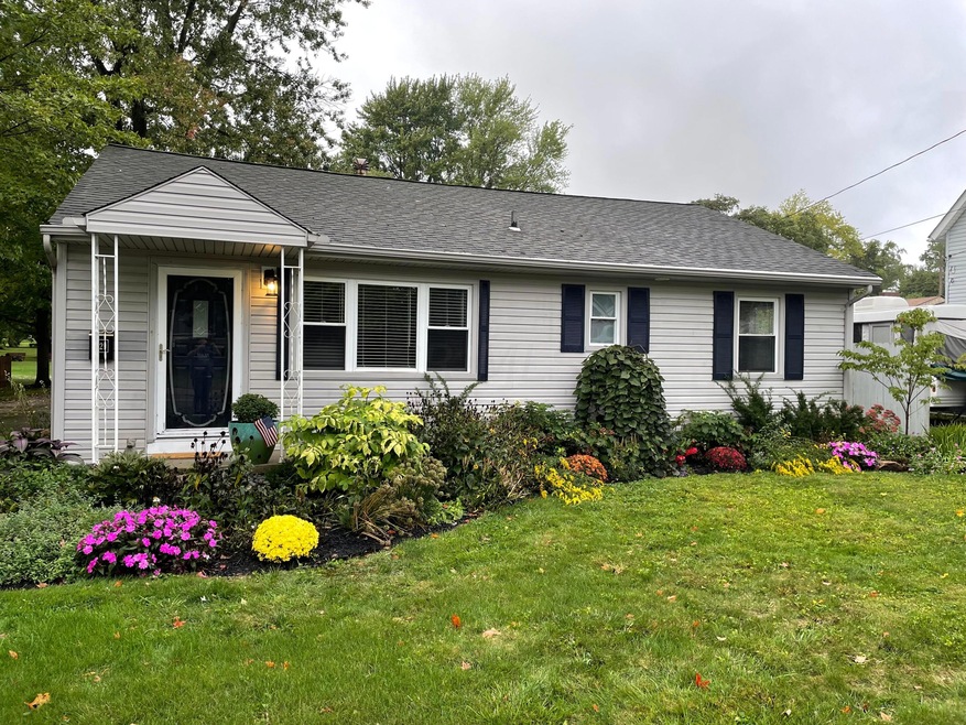 521 S Maple St, Marysville, OH 43040 - photo 1