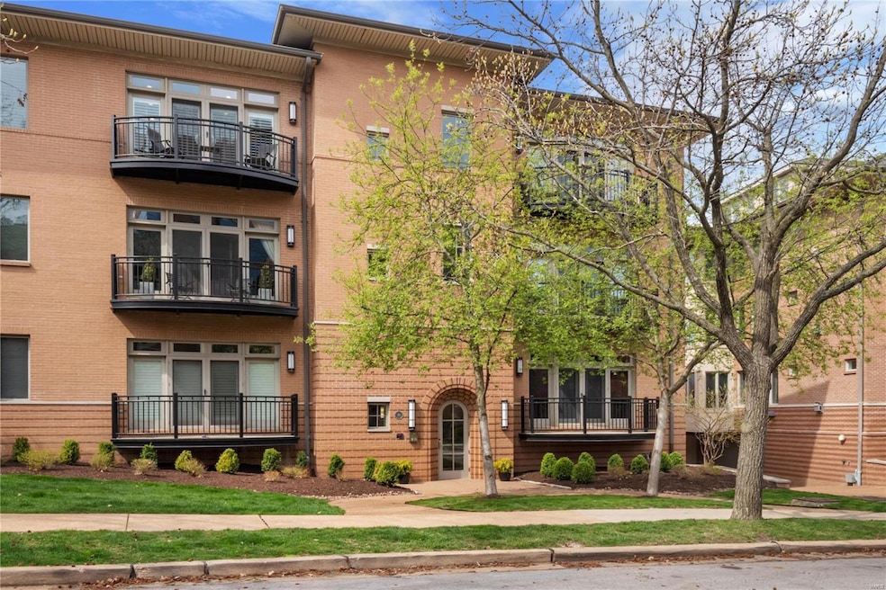 30 Brighton Way unit 3S, Saint Louis, MO 63105 - photo 1