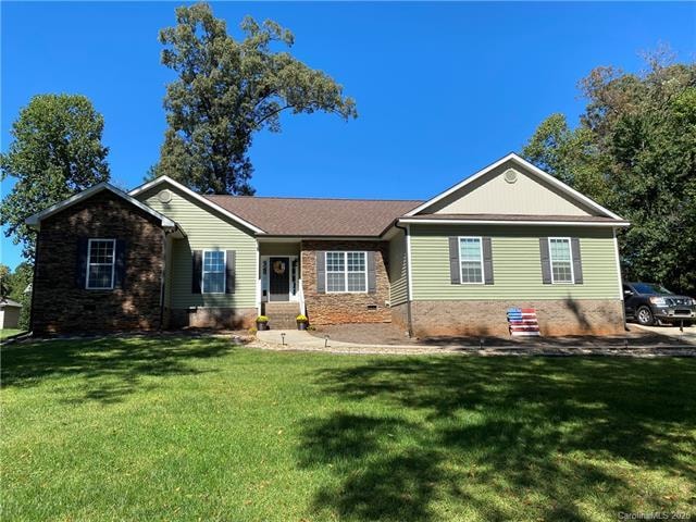 125 Upper Oak Dr, Statesville, NC 28625 - photo 1